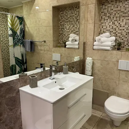 Ada's Luxury - Old Braşov