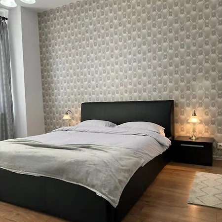 Ada's Luxury - Old *