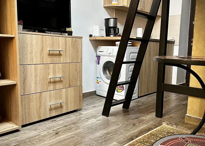 Ada's Luxury - Old Apartment Brasov