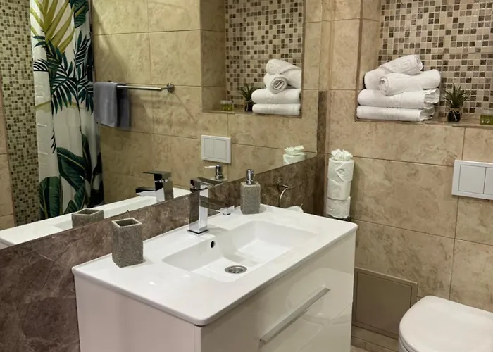 Ada's Luxury - Old 布拉索夫