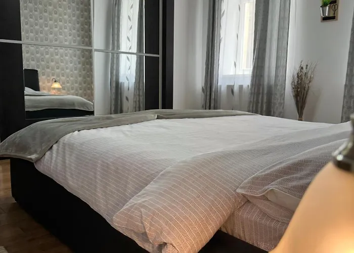 Ada's Luxury - Old *