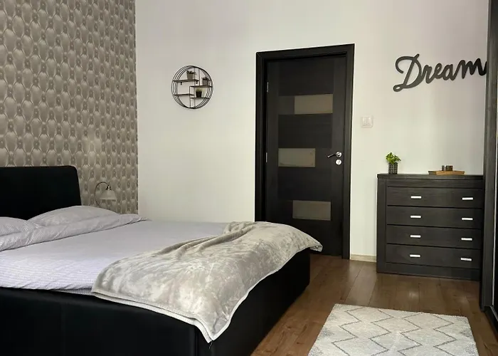 Ada's Luxury - Old *