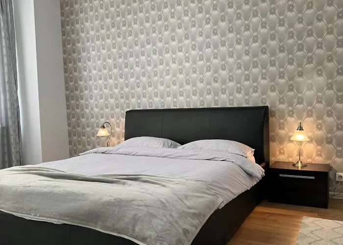 Ada's Luxury - Old *